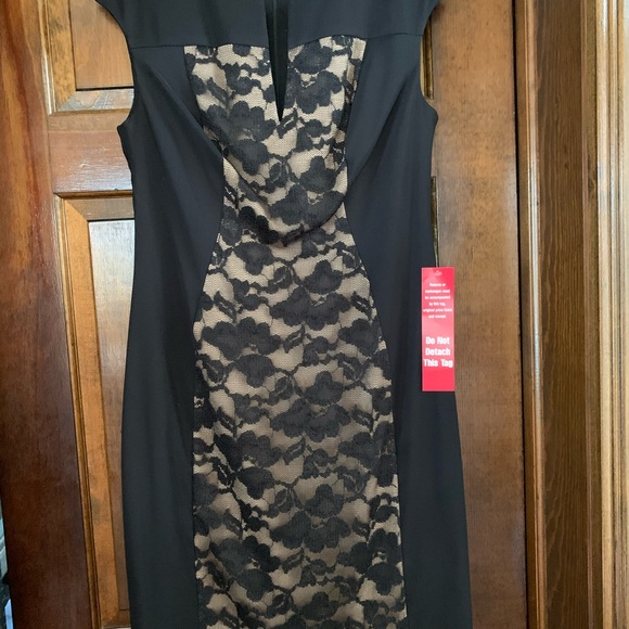 Dress - Picture 3 of 3